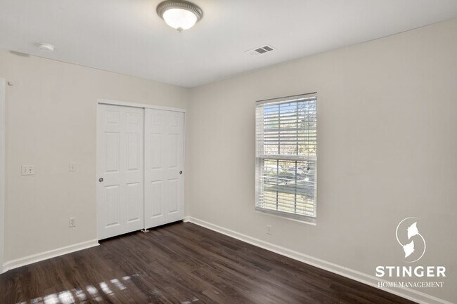 Building Photo - 98 Shadow Moss Dr