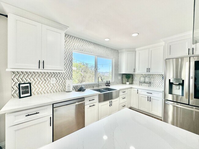Building Photo - Breathtaking Custom Country Two-Story Home, Fully Remodeled & Beautifully Appointed on Private 20...