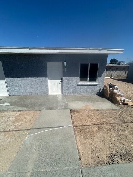 Building Photo - 210 W Monroe Ave