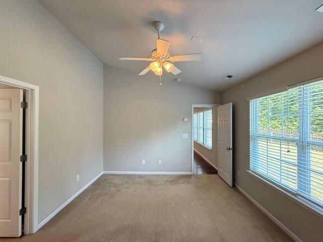 Building Photo - 4433 Paula Dr
