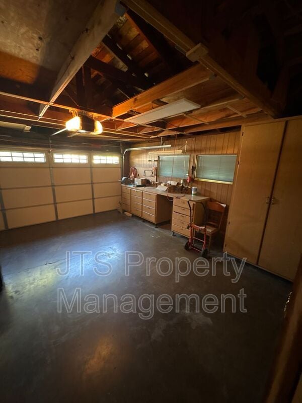 Building Photo - 6116 Mauer Ave