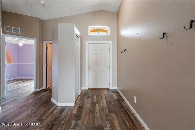 Building Photo - 2667 Deercroft Dr