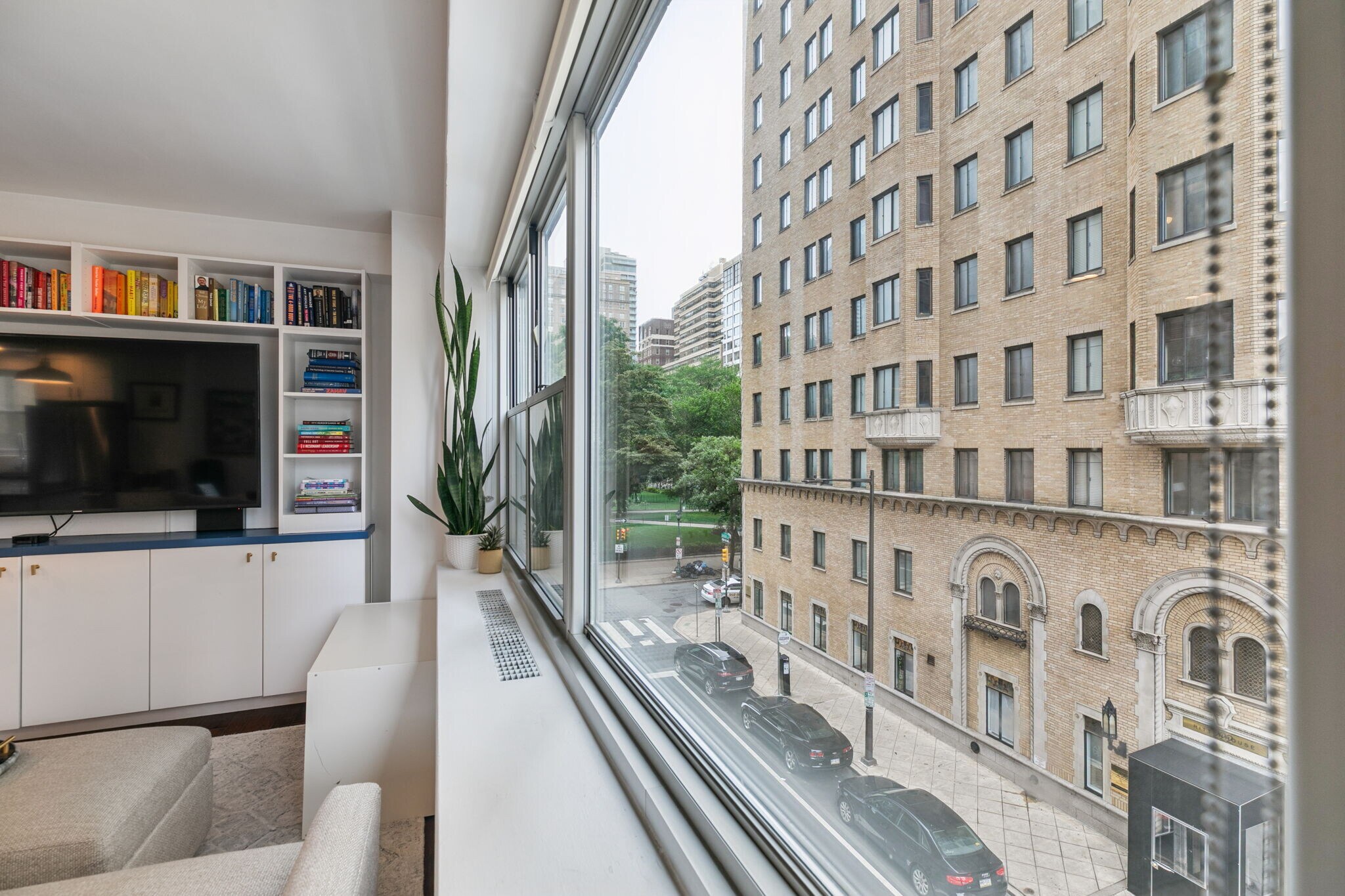 Building Photo - 220 W Rittenhouse Sq