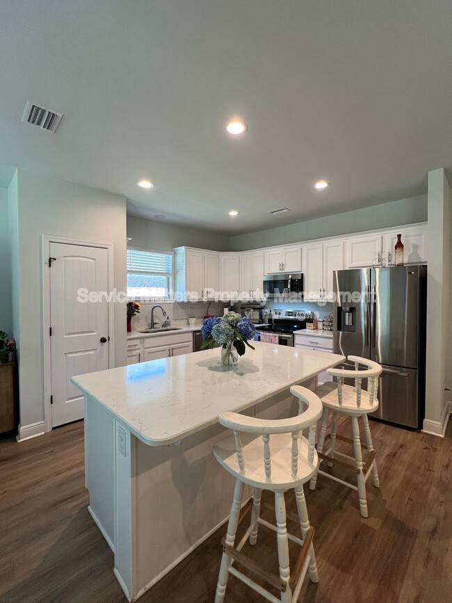 Building Photo - 6087 Cheyenne Dr