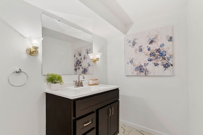 Building Photo - 2104 Foggy Bottom Dr