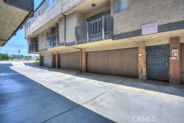 Building Photo - 1540 Potrero Grande Dr