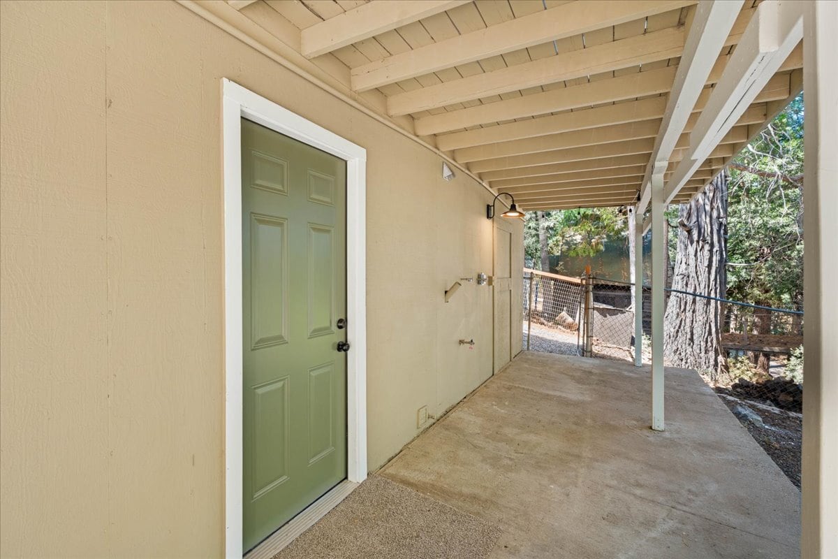 Building Photo - 22266 Crest Ln