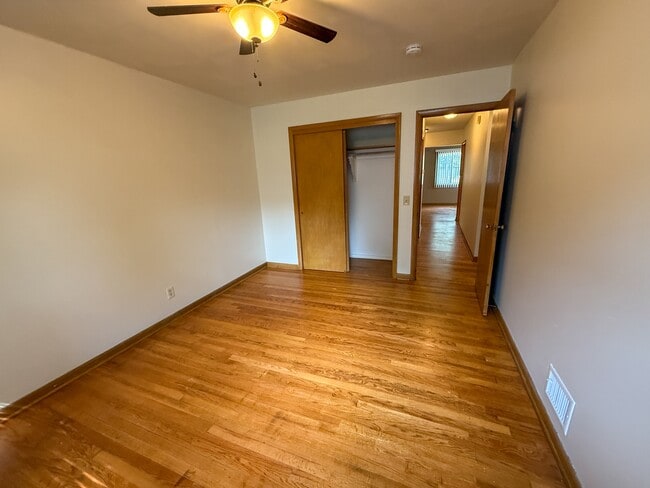 Building Photo - 426 Rushmore Ln