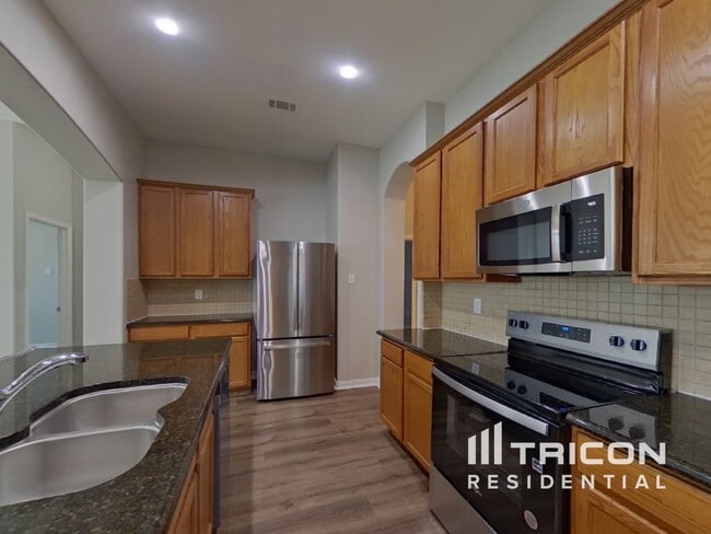 Building Photo - 7814 Longbow Ln