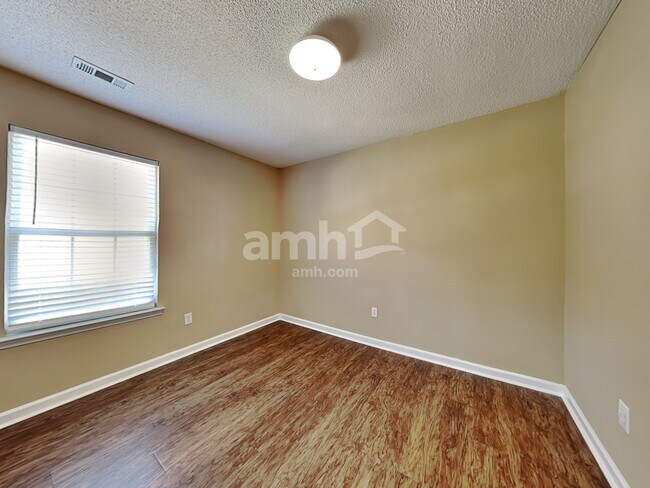 Building Photo - 315 Wild Wing Way