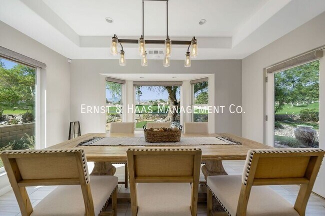 Building Photo - 8780 Warwick Dr