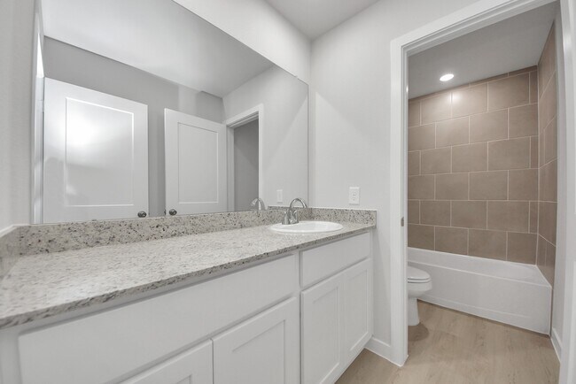 Building Photo - 473 Shoreview Dr