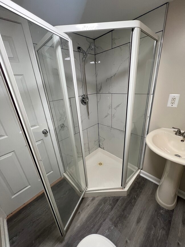 Building Photo - 1011 Hollins St