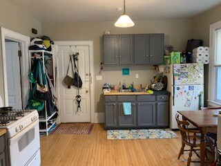 Building Photo - 919 E Clarke St