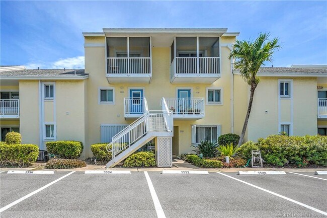 Building Photo - 5532 NE Gulfstream Way