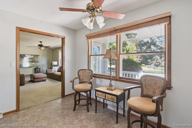 Building Photo - 245 Lynbrook Dr