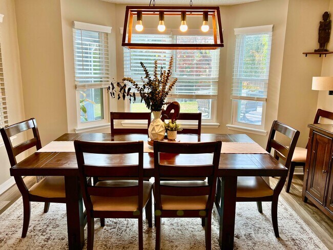 Building Photo - Charming 3-Bedroom Home with Modern Upgrad...