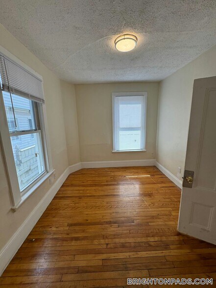 Building Photo - 44 Winship St