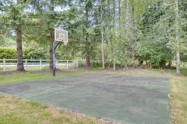 Building Photo - Prestigious Bothell Home on almost 3 Acres!