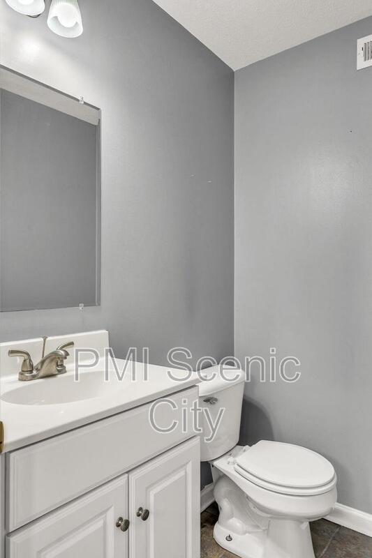 Building Photo - 3721 Keri Ln NE