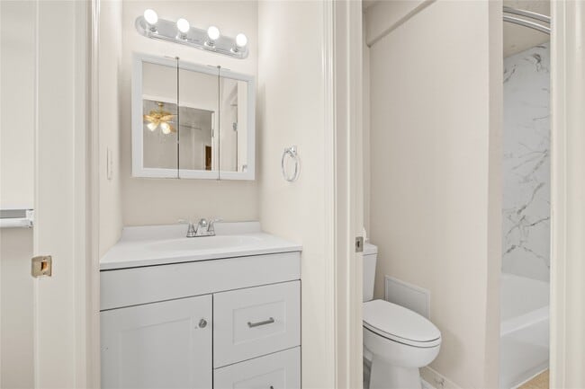 Building Photo - 5902 Hornwood Dr