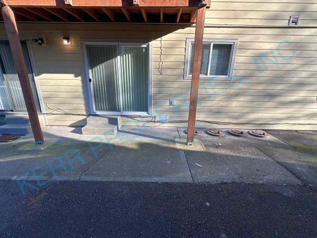 Building Photo - 5425 SE 17th Ave