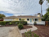 Building Photo - 3bd/2ba Single Story Vista Home With A/C