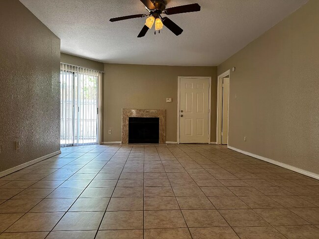 Building Photo - 9797 Leawood Blvd