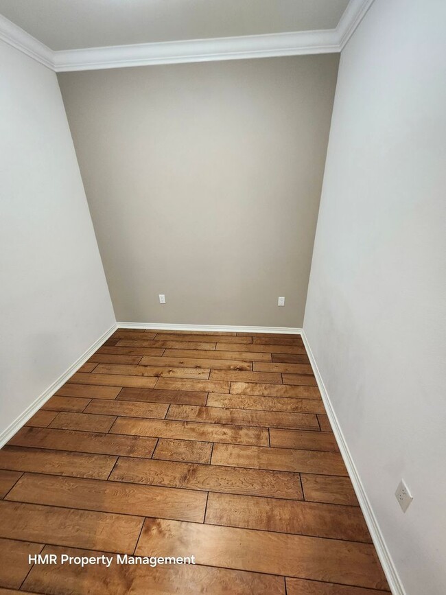 Building Photo - 2 bed 2.5 bath condominium at Lake at Waln...