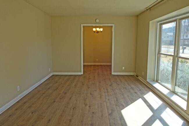 Building Photo - 905 Coronado Ave SE