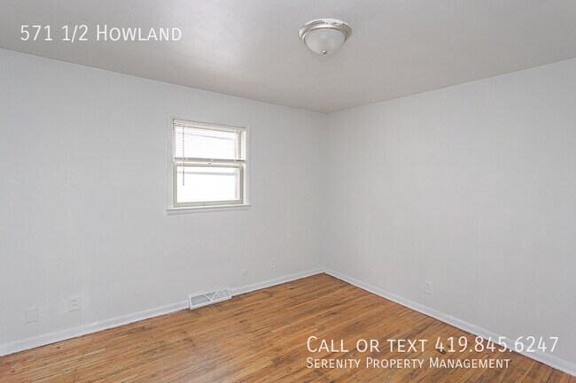 Building Photo - 571 1/2 Howland-
