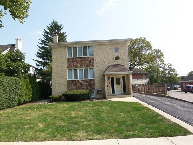 Primary Photo - 4381 Woodland Ave