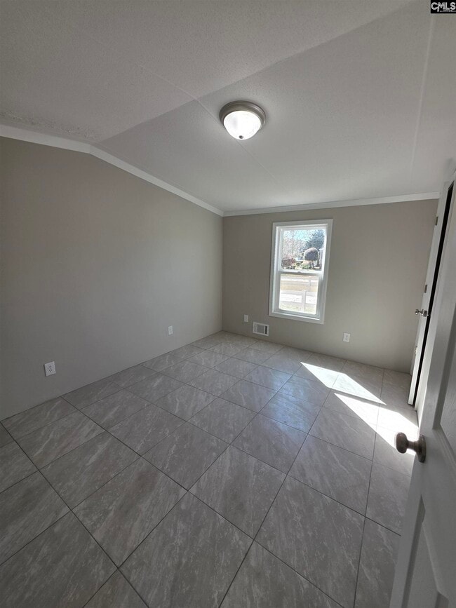 Building Photo - 714 Windy Rd