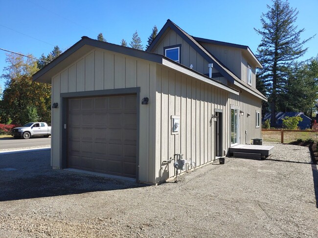 Building Photo - Downtown Sandpoint - New Custom Home!