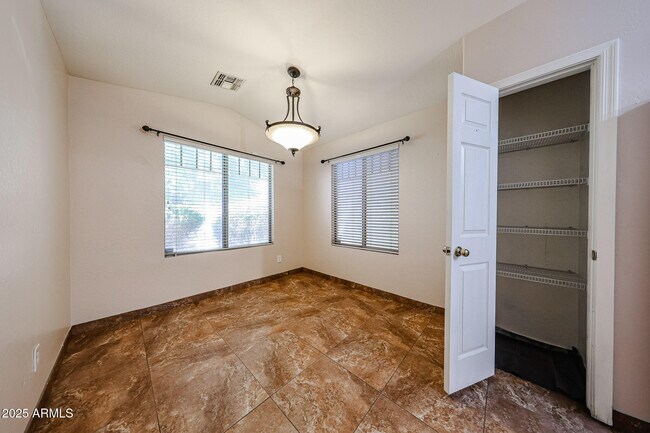 Building Photo - 11761 W Dos Rios Dr