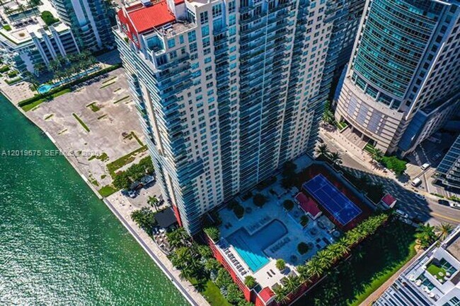 Building Photo - 1155 Brickell Bay Dr