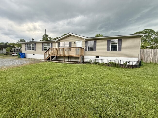 Primary Photo - 158 Fieldstone Dr