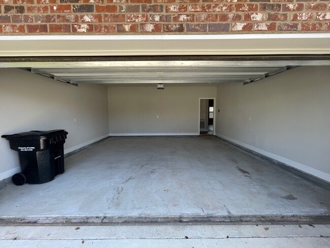Building Photo - 31689 Kestrel Loop