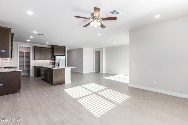 Building Photo - 8526 S 69th Ln