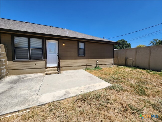 Building Photo - 249 Glenbrook Dr
