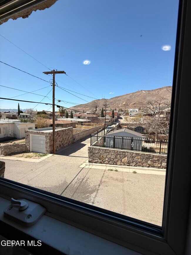 Building Photo - 2700 Federal Ave