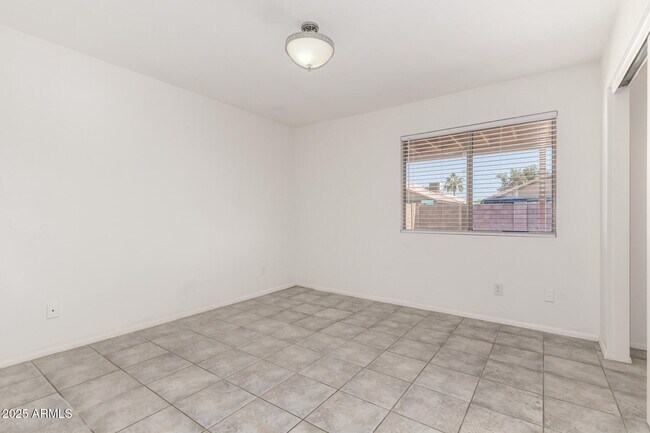 Building Photo - 8339 W Elm St