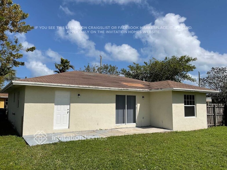 Building Photo - 319 NW 5th Ave