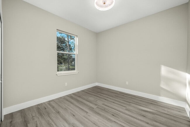 Building Photo - 3 Bedroom Home Located In The Sun N Lake Golf Community