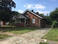 Building Photo - 2/1 House in Celanese $1095