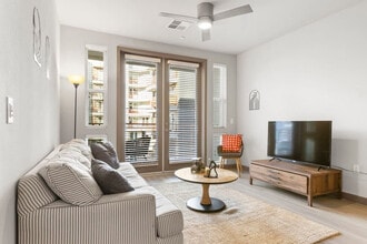 Building Photo - 390 N 2nd Ave