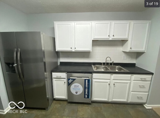 Building Photo - 628 Mountain Pine Dr