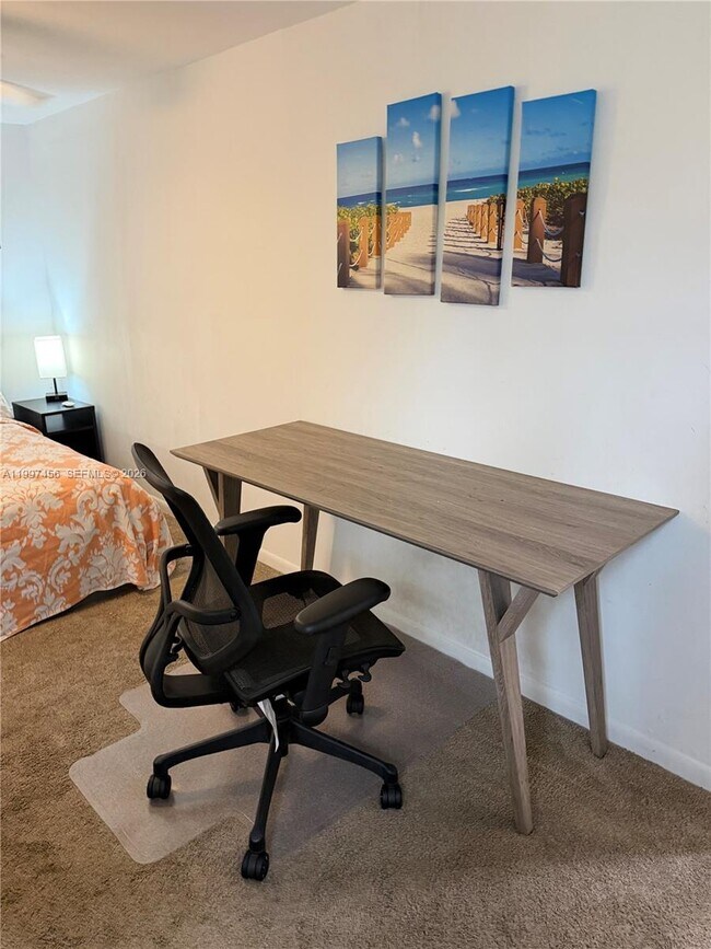 Building Photo - 2160 SW 17th St