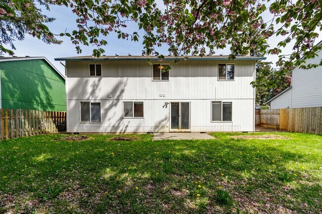 Building Photo - Spacious 4 Bedroom Home | 2,116 SF | Great Room with Fireplace | Fenced Backyard & 2-Car Garage