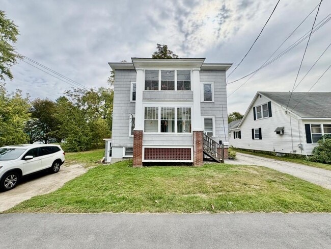Building Photo - 433 College St
